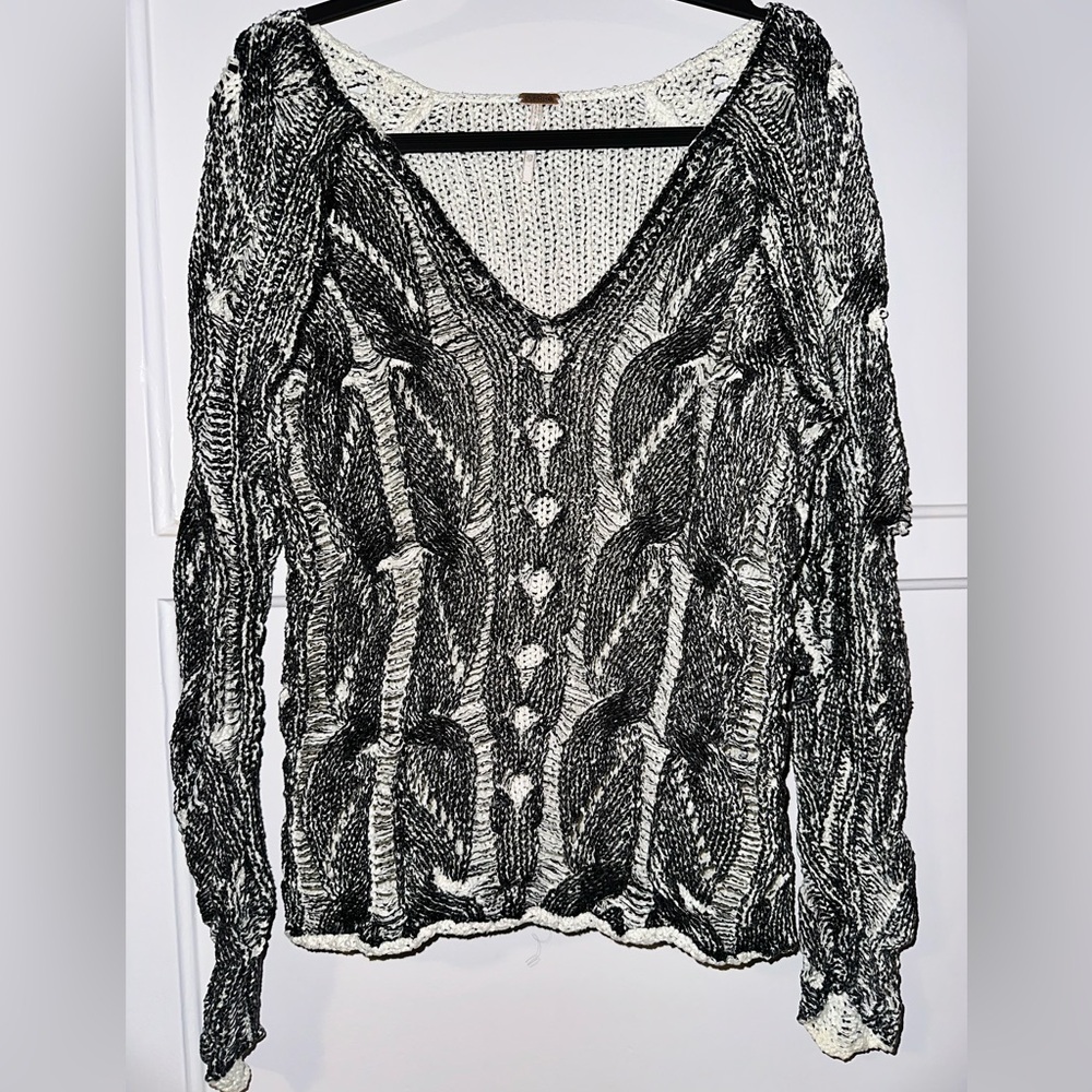 Free People women’s black and white knit sweater size xs extra small
